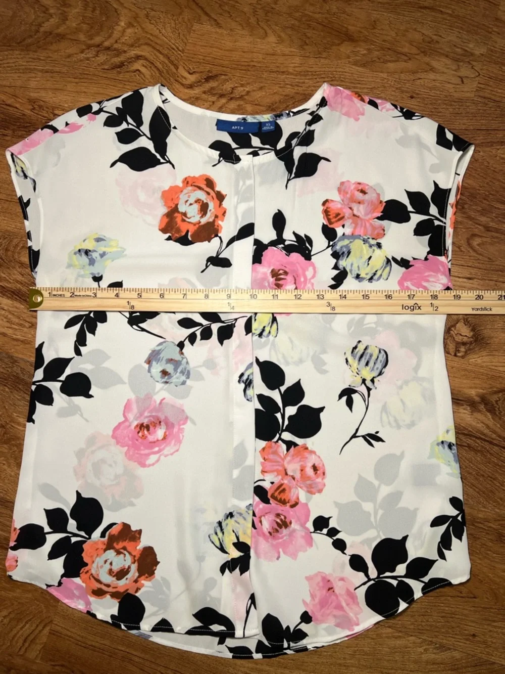 Apt 9 XS Floral Blouse White Pink Black Short Sleeve Lightweight Work Top - Picture 8 of 8
